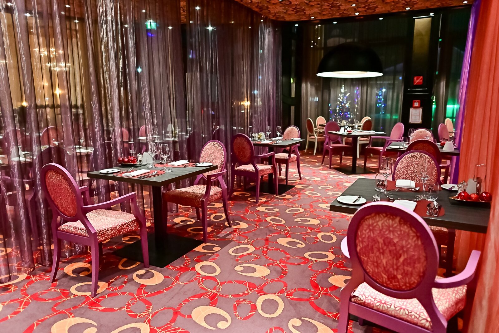 Gyravento's elegant dining room